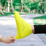 Load image into Gallery viewer, Waterproof Silicone Shoe Cover, Outdoor Non-Slip Anti Skid Waterproof Shoe Covers, Portable Rain Boots Rainproof Shoes Cover Reusable Silicone Rain Boots. (Pack of 2), Size- medium - Gardino