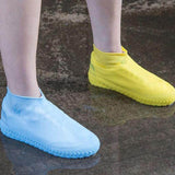 Load image into Gallery viewer, Waterproof Silicone Shoe Cover, Outdoor Non-Slip Anti Skid Waterproof Shoe Covers, Portable Rain Boots Rainproof Shoes Cover Reusable Silicone Rain Boots. (Pack of 2), Size- medium - Gardino